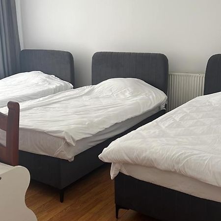 Pristina Kosovo Inn Esterno foto