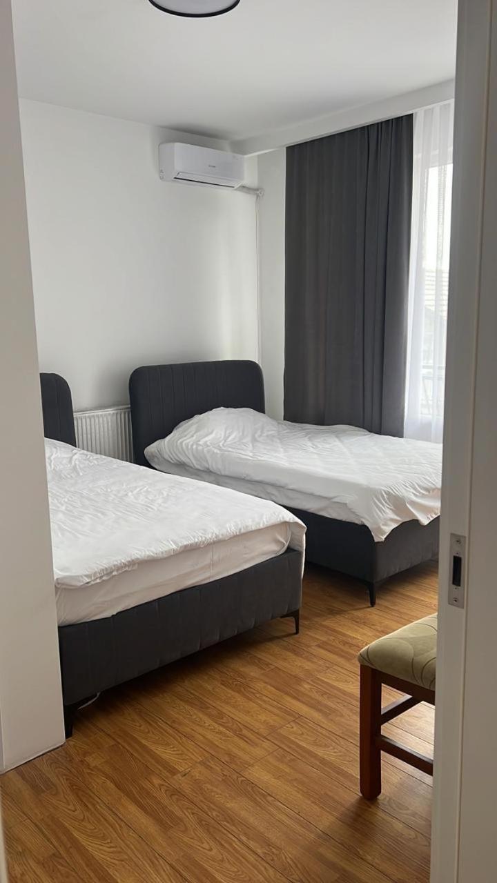 Pristina Kosovo Inn Esterno foto